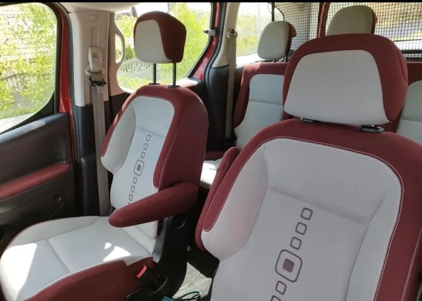 Citroen Berlingo cena 23999 przebieg: 222000, rok produkcji 2010 z Rzeszów małe 326